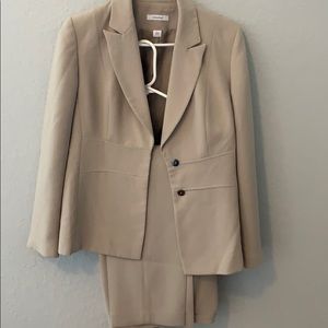 Dress Barn Women’s Pant Suit Size 6